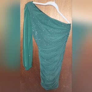 Elegant Green One-Shoulder Dress